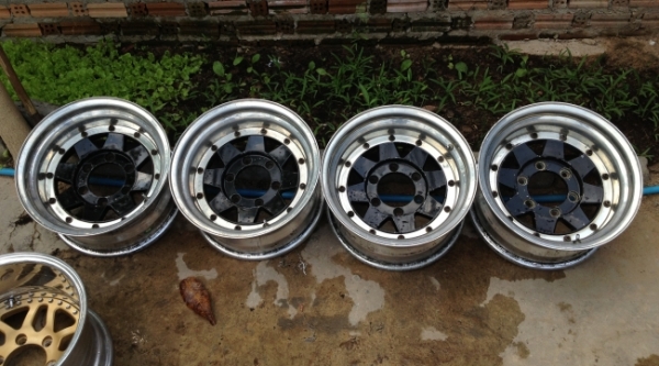 ขายล้อแท้ Enkei Apache-8 15x8 ออฟ-27 6 รู สวยๆ ลึกๆ 4 นิ้ว 14500 ครับ