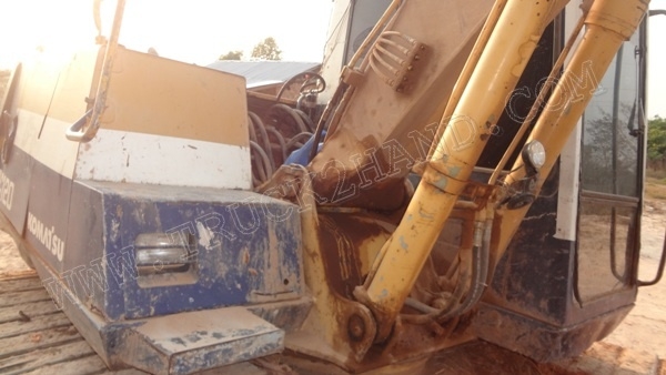 ขายรวม 2 คัน (รถแบคโฮ ยี่ห้อ KOMATSU PC120-5 //รถบรรทุก 10 ล้อ เทนเลอร์ ยี่ห้อ ISUZU