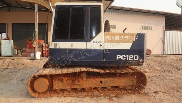 ขายรวม 2 คัน (รถแบคโฮ ยี่ห้อ KOMATSU PC120-5 //รถบรรทุก 10 ล้อ เทนเลอร์ ยี่ห้อ ISUZU