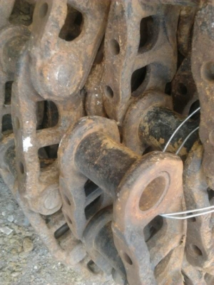 ขายถูก.!!  โซ่รถแบคโฮ  HITACHI  รุ่น  ZX200