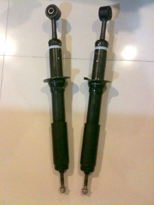 โช็คหน้าฟอร์จูนเนอร์ สภาพใหม่ 1,550 บาท โช็คหน้าฟอร์จูนเนอร์ สภาพใหม่ 1,550 บาท