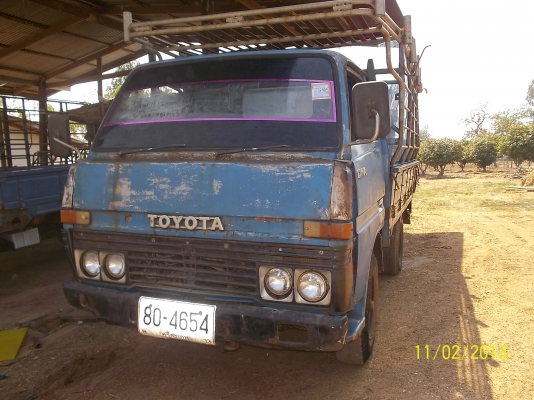 ขาย4ล้อกลางTOYOTA   เครื่อง85แรงม้า  ทำสีใหม่แล้วครับสวย