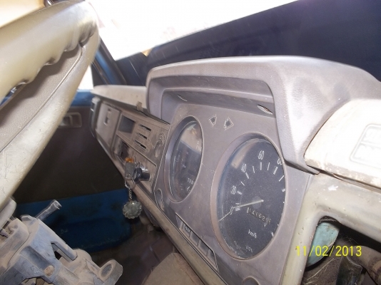 ขาย4ล้อกลางTOYOTA   เครื่อง85แรงม้า  ทำสีใหม่แล้วครับสวย