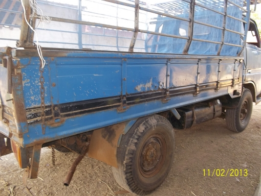 ขาย4ล้อกลางTOYOTA   เครื่อง85แรงม้า  ทำสีใหม่แล้วครับสวย