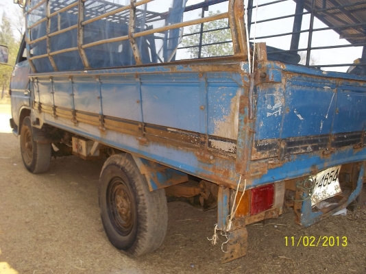 ขาย4ล้อกลางTOYOTA   เครื่อง85แรงม้า  ทำสีใหม่แล้วครับสวย