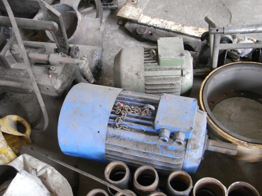 ขายมอเตอร์ 20 HP. 1400 RPM. / 7.5 HP. 1400 RPM. ใช้ไฟ 380 v. ขายเหมา ขายมอเตอร์ 20 HP. 1400 RPM. / 7.5 HP. 1400 RPM. ใช้ไฟ 380 v. ขายเหมา