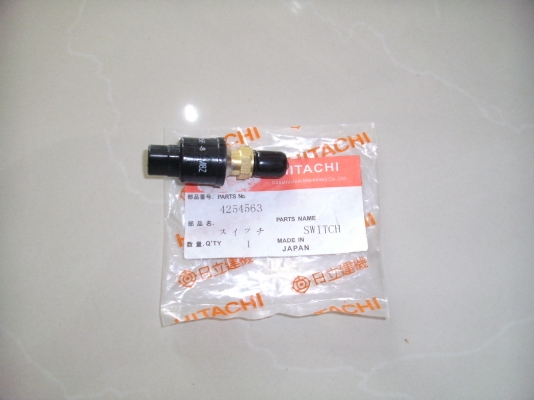 HITACHI EX200-2/3 PART NO.4254563 PRESSURE SWITCH (บริการจัดส่งตามออเดอร์)