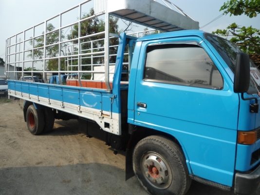 ขายรถ 6ล้อ NPR ยาว 5เมตร ยี่ห้อ Isuzu, สีฟ้า-ขาว