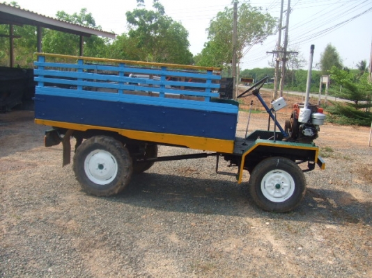 ขายอีแต๋น  พร้อมเครื่อง ยันม่าร์  10 แรง  จ้าวพลัง  ครับ