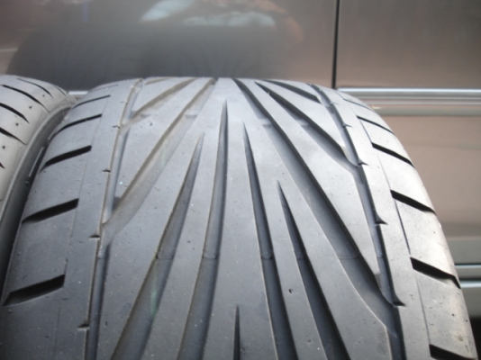 TOYO T1R made japan 245 45 17มี1คู่ TOYO T1R made japan 245 45 17มี1คู่