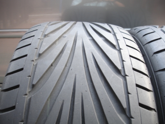 TOYO T1R made japan 245 45 17มี1คู่ TOYO T1R made japan 245 45 17มี1คู่