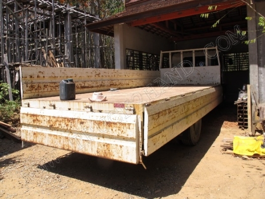 รถบรรทุก 6 ล้อ ยี่ห้อ HINO