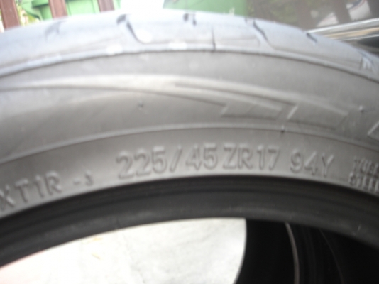 TOYO T1R made japan 225 45 17ปี09มี1คู่รับเอง2500 TOYO T1R made japan 225 45 17ปี09มี1คู่รับเอง2500