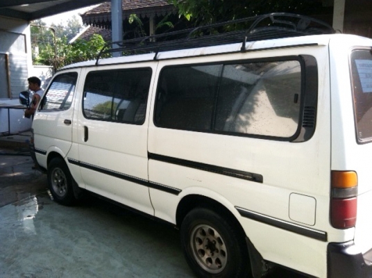 ขาย TOYOTA HIACE ปี34 เครื่อง  2000cc ติดแก๊สแล้ว เชียงใหม่