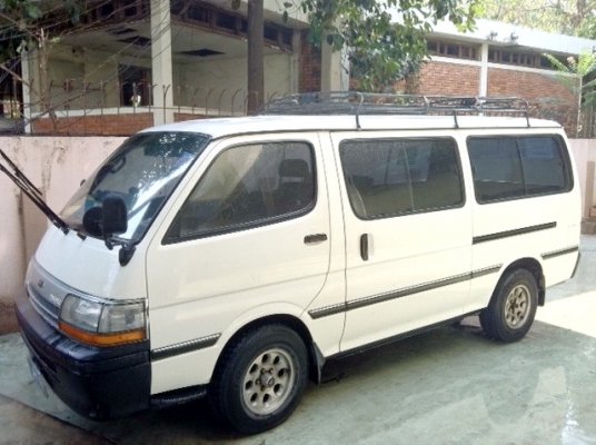 ขาย TOYOTA HIACE ปี34 เครื่อง  2000cc ติดแก๊สแล้ว เชียงใหม่
