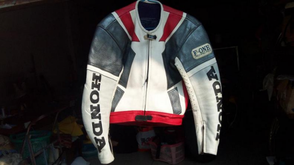 ▄︻┻═┳一หนาวแล้ว เสื้อหนังช้างแท้ๆ honda::======>>