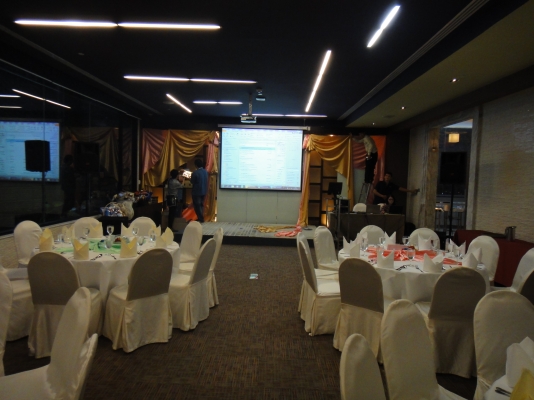 รับออกงานคาราโอเกะราคากันเองราคาเริ่มต้นที่2500บาทตามระยะทางและจำนวนแขกครับ