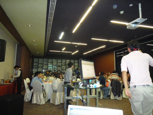 รับออกงานคาราโอเกะราคากันเองราคาเริ่มต้นที่2500บาทตามระยะทางและจำนวนแขกครับ