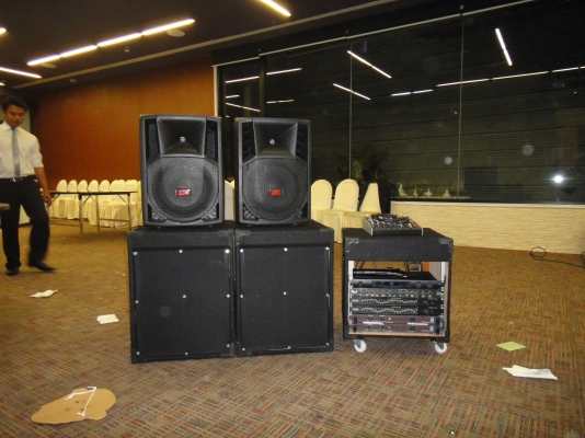 รับออกงานคาราโอเกะราคากันเองราคาเริ่มต้นที่2500บาทตามระยะทางและจำนวนแขกครับ