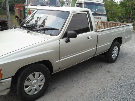 ขายรถกะบะ Toyota หัวเดียวเดิมๆ สีเหลือง-ทอง ปี 1988