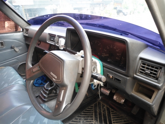 ขายรถกะบะ Toyota หัวเดียวเดิมๆ สีเหลือง-ทอง ปี 1988 ขายรถกะบะ Toyota หัวเดียวเดิมๆ สีเหลือง-ทอง ปี 1988