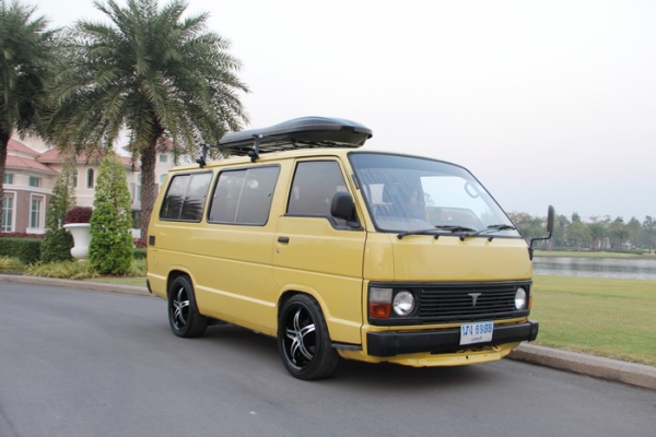 ตู้hiace ช่วงสั้น เครื่องเบนซินแท้ ติดLPG ลงเล่มแล้วประหยัดมาก ใช้งานได้เลย