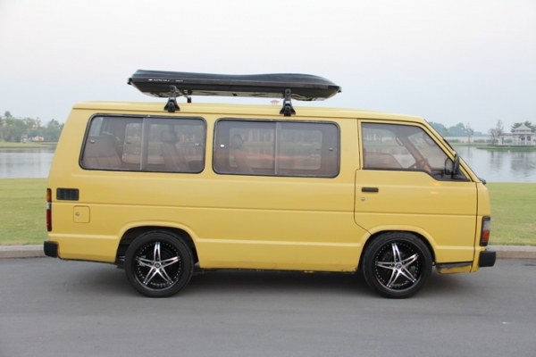 ตู้hiace ช่วงสั้น เครื่องเบนซินแท้ ติดLPG ลงเล่มแล้วประหยัดมาก ใช้งานได้เลย