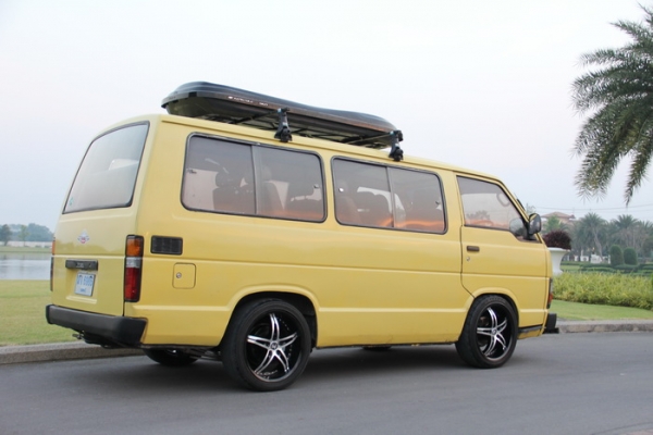 ตู้hiace ช่วงสั้น เครื่องเบนซินแท้ ติดLPG ลงเล่มแล้วประหยัดมาก ใช้งานได้เลย