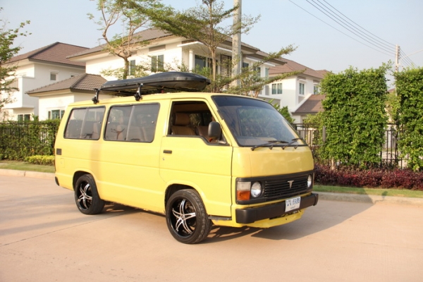 ตู้hiace ช่วงสั้น เครื่องเบนซินแท้ ติดLPG ลงเล่มแล้วประหยัดมาก ใช้งานได้เลย