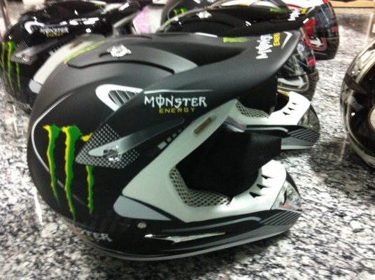 หมวก monsterไซL 1500 มีแค่ใบเดียวเท่านั้น