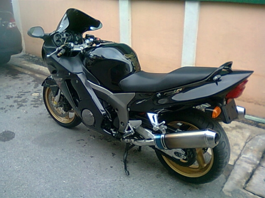 ขายcbr1100xxblackbird ปี2000(หัวฉีด) ราคา173000 ใครโทรวันนี้วันเดียว.ลดให้อีกคับ ขายcbr1100xxblackbird ปี2000(หัวฉีด) ราคา173000 ใครโทรวันนี้วันเดียว.ลดให้อีกคับ