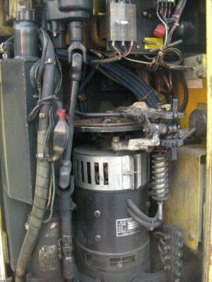 รกยกไฟฟ้ายืนขับขนาด1ตันยี่ห้อ อีชิยูรถนอกสภาพพร้อมใช้แบตดีปั้มแน่นตู้ชาร์ในตัวราคา65,000บาท