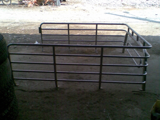 คอกสแตนเลส