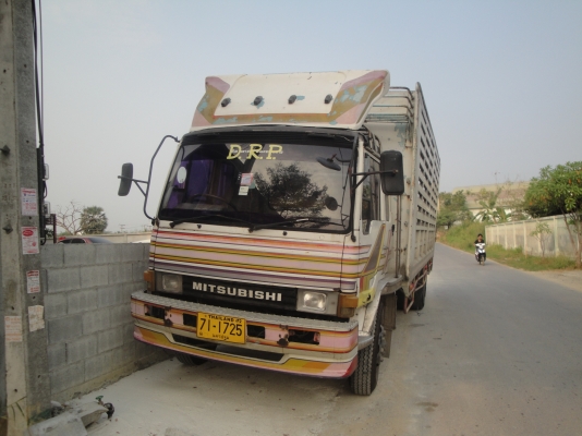 MITSUBISHI  เครื่อง 6 D 14 160 แรงม้่า ยาว7 เมตร  เมตร คัทซีสวย แอร์เย็น สีขาว  สวยมาก  ราคาต่อรองได้