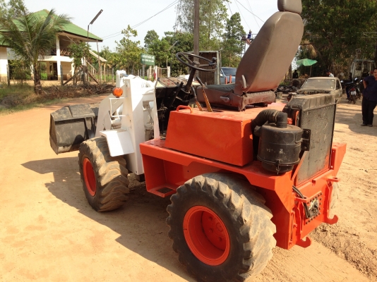 รถตักTCM 808 เครื่องยนต์ดีเซลคูโบต้า 4 สูบ ตักได้ 1คิว