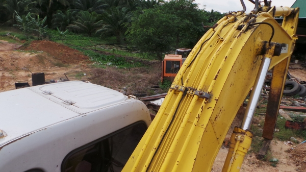 SUMITTOMO  SH200  ติดต่อปารวี 0839686255 ค่ะ