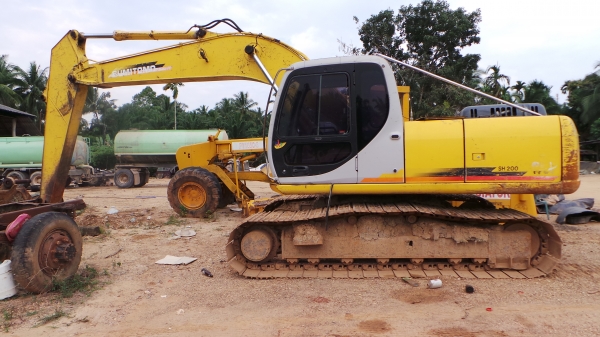 SUMITTOMO  SH200  ติดต่อปารวี 0839686255 ค่ะ