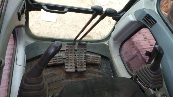 SUMITTOMO  SH200  ติดต่อปารวี 0839686255 ค่ะ