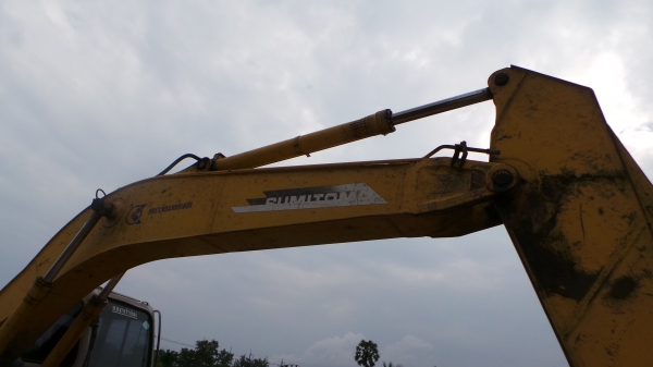 SUMITTOMO  SH200  ติดต่อปารวี 0839686255 ค่ะ