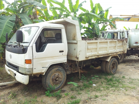 ลดราคาลงแล้วครับ!!!!ก่อนที่จะเข้าอู่เก็บสีใหม่...ขายรถบรรทุกหกล้อTOYOTA DYNA 400 ปี41เครื่องยนต์14B 115 แรงม้า ช่วงล่างFหน้า Fหลัง ใช้แต่สิบล้อไม่ได้ใช้งาน ขายครับ เจ้าของขายเอง