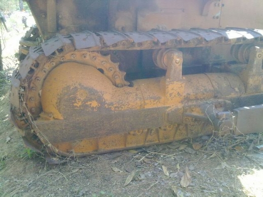 รถเทคเตอร์ CAT - D6B  /  รถไถ่ KOMATSU  D6A  ( ขาย 2 คัน ) สนใจติดต่อ 081 - 6079515