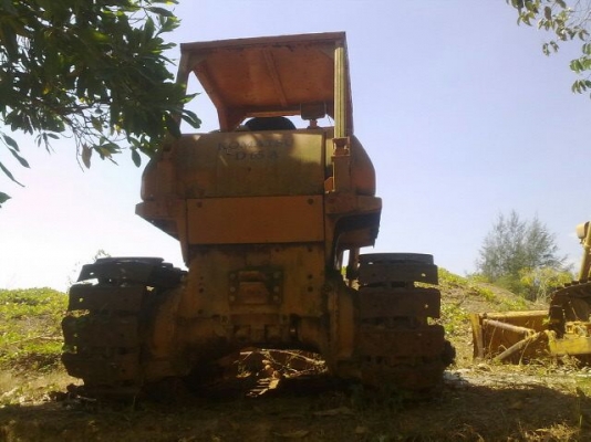 รถเทคเตอร์ CAT - D6B  /  รถไถ่ KOMATSU  D6A  ( ขาย 2 คัน ) สนใจติดต่อ 081 - 6079515