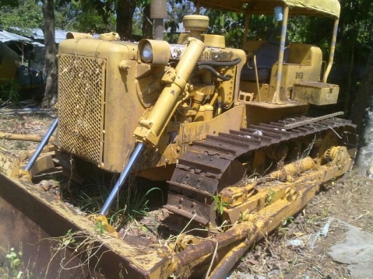 รถเทคเตอร์ CAT - D6B  /  รถไถ่ KOMATSU  D6A  ( ขาย 2 คัน ) สนใจติดต่อ 081 - 6079515