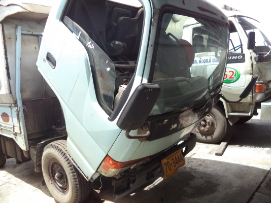 ขายรถบรรทุก 4 ล้อ ตู้ ISUZU รถน้ำมัน