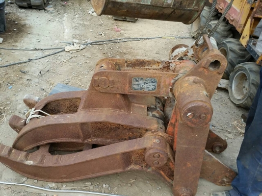 ขาย หัวคีบไม้ สำหรับรถแบคโฮ PC 120- PC200 ราคา 58,000 บาท ครับ