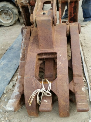 ขาย หัวคีบไม้ สำหรับรถแบคโฮ PC 120- PC200 ราคา 58,000 บาท ครับ ขาย หัวคีบไม้ สำหรับรถแบคโฮ PC 120- PC200 ราคา 58,000 บาท ครับ