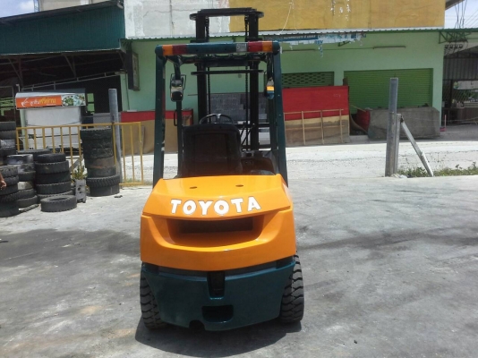 TOYOTA 7FD30 ขนาด3ตัน เสาสูง4เมตร เกียร์ออร์โต้ เครื่องยนต์ดีเซล2Z ยางตันใหม่4เส้น รับประกันเครื่องเกียร์3เดือน ราคาต่อรองได้0816161541