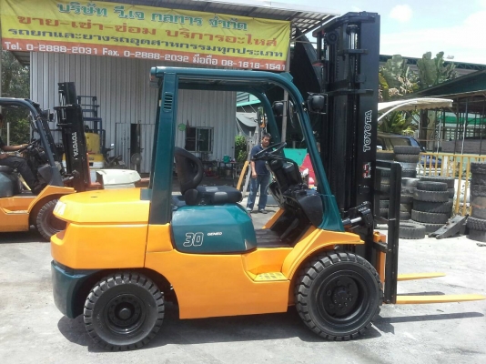 TOYOTA 7FD30 ขนาด3ตัน เสาสูง4เมตร เกียร์ออร์โต้ เครื่องยนต์ดีเซล2Z ยางตันใหม่4เส้น รับประกันเครื่องเกียร์3เดือน ราคาต่อรองได้0816161541