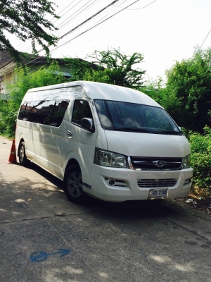 รถตู้JOYLONG 2700CCเกียร์ธรรมดา ปี2015 สีขาว สภาพดีพร้อม ก๊าซNGV 100L 2ถัง กระจกไฟฟ้า แปลงไดชาจน์ไดสตาทคอมแอร์เป็นของโตโยต้าแล้ว ราคา350000บาท ขายสดเท่านั้น อยู่ดอนเมืองTEL0890671028  ID Line=  arnat1028 ครับ