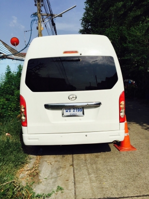 รถตู้JOYLONG 2700CCเกียร์ธรรมดา ปี2015 สีขาว สภาพดีพร้อม ก๊าซNGV 100L 2ถัง กระจกไฟฟ้า แปลงไดชาจน์ไดสตาทคอมแอร์เป็นของโตโยต้าแล้ว ราคา350000บาท ขายสดเท่านั้น อยู่ดอนเมืองTEL0890671028  ID Line=  arnat1028 ครับ